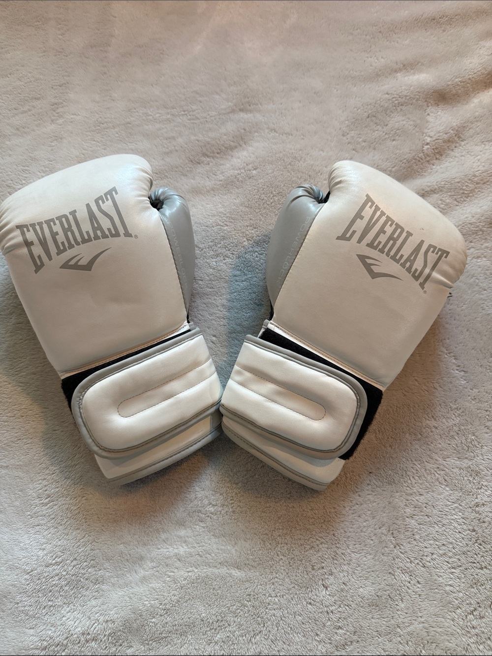 Everlast White and Gray Boxing Gloves with Secure Wrist Straps